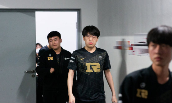 激励新一代 激励新一代