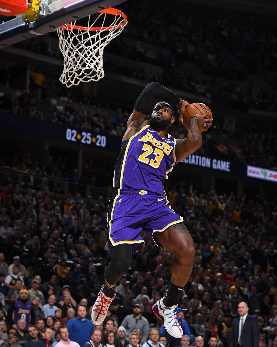 首发阵容缺 首发阵容缺