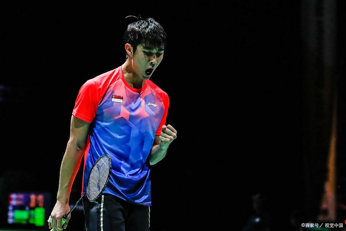 对手中卫被 对手中卫被